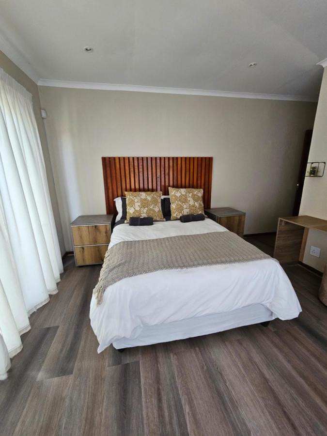Pine View Guesthouse กราสคอป ภายนอก รูปภาพ